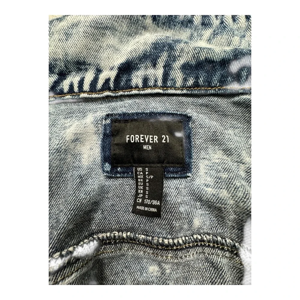 FOREVER‎ 21 Men Denim Jacket Blue White Bleach Distressed Trucker Style Size S